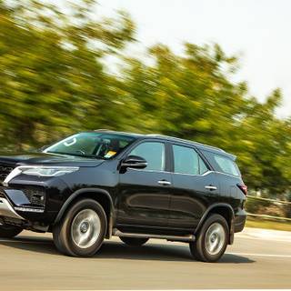 Fortuner Land Cruiser wallpaper