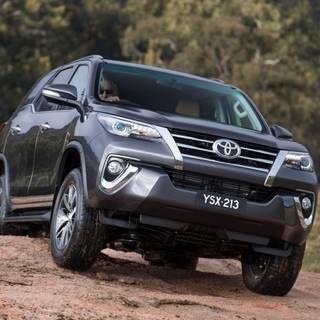 Fortuner Land Cruiser wallpaper