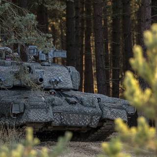 Challenger 2 tank wallpaper