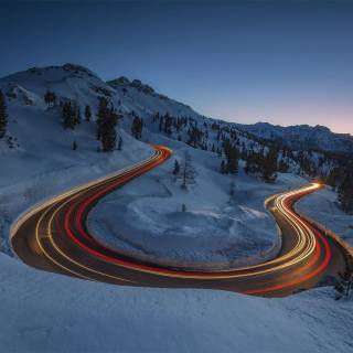 Night winter road wallpaper
