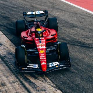 F1 Lewis Hamilton desktop wallpaper