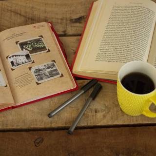 Reading desktop wallpaper
