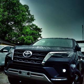 Toyota Fortuner mobile wallpaper