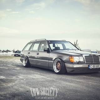 Mercedes-Benz C124 wallpaper