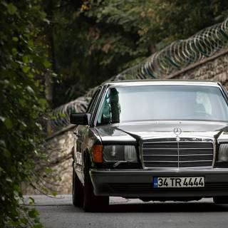 Mercedes-Benz C124 wallpaper