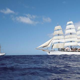 Ship in sea wallpaper