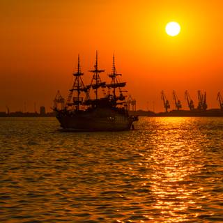 Ship in sea wallpaper