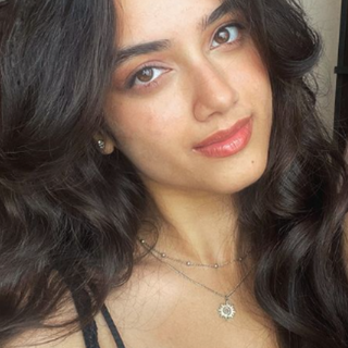 Bhagyashri Borse wallpaper