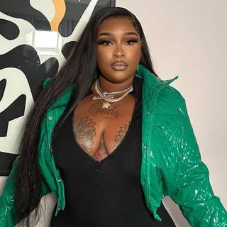 Baddies Midwest wallpaper