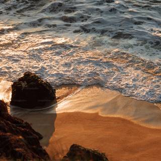 Beach aesthetic laptop wallpaper