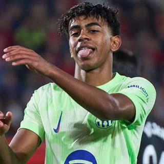 Lamine Yamal desktop wallpaper