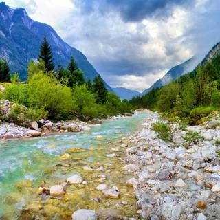 River desktop wallpaper