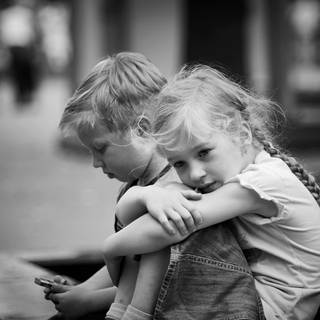 Girl and boy friendship wallpaper