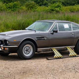 Aston Martin James Bond wallpaper