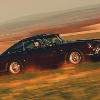 Aston Martin James Bond wallpaper