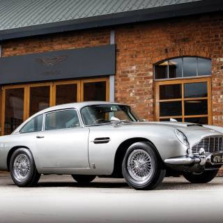 Aston Martin James Bond wallpaper