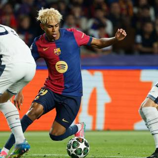 Lamine Yamal 2025 wallpaper