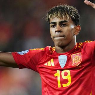 Lamine Yamal 2025 wallpaper