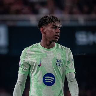 Lamine Yamal 2025 wallpaper