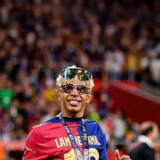 Lamine Yamal 2025 wallpaper