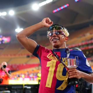 Lamine Yamal 2025 wallpaper