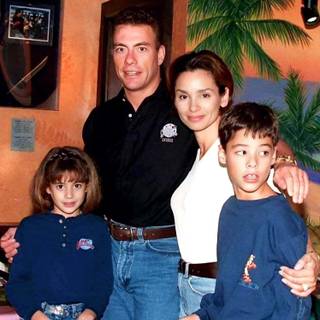 Jean-Claude Van Damme iPhone wallpaper