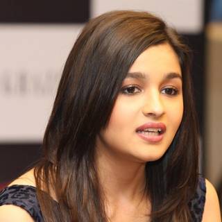 Alia Bhatt desktop wallpaper