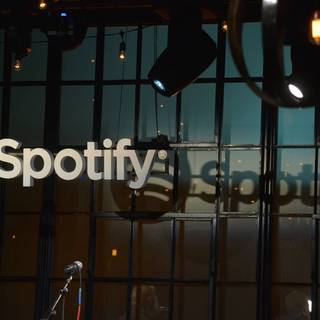 Spotify aesthetic desktop wallpaper