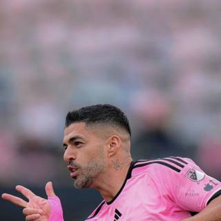 Luis Suarez iPhone wallpaper