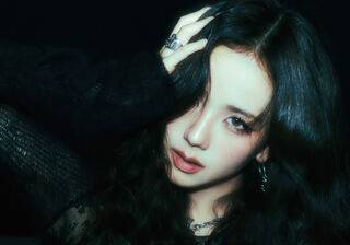 Kim Jisoo desktop wallpaper