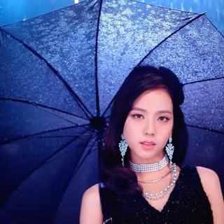 Blackpink Jisoo desktop wallpaper