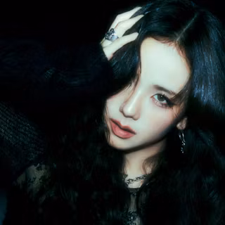 Blackpink Jisoo desktop wallpaper