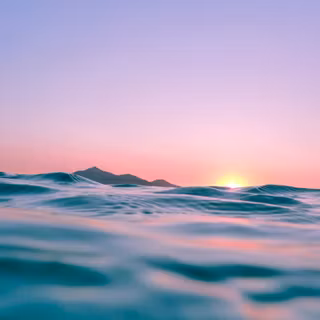 Minimalist waves wallpaper