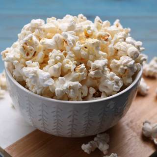 Popping popcorn wallpaper