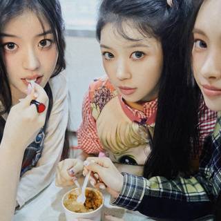 Illit desktop wallpaper