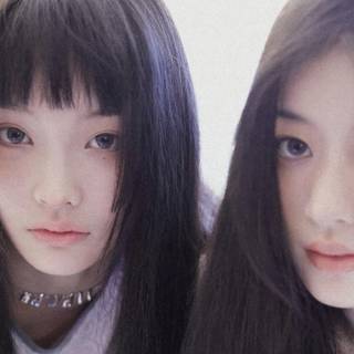 Illit desktop wallpaper