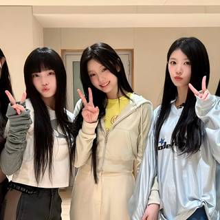 Illit desktop wallpaper