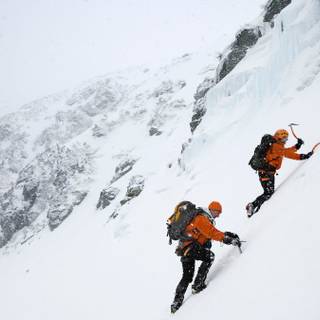 Mountain climbers wallpaper