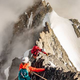 Mountain climbers wallpaper