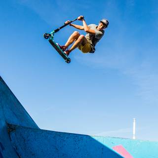 Freestyle scootering wallpaper