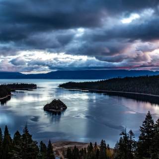 MacOS Tahoe wallpaper