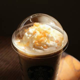 Caramel Ribbon Crunch wallpaper