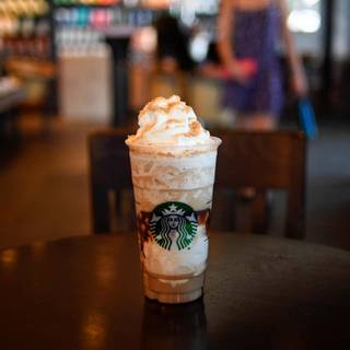 Caramel Ribbon Crunch wallpaper