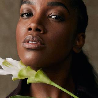 IZA wallpaper