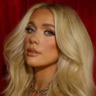 Megan Moroney desktop wallpaper