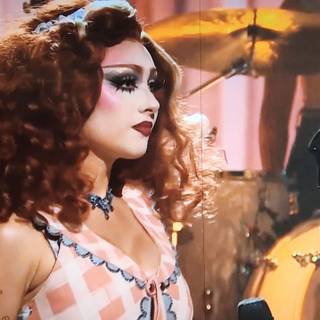 Chappell Roan desktop wallpaper