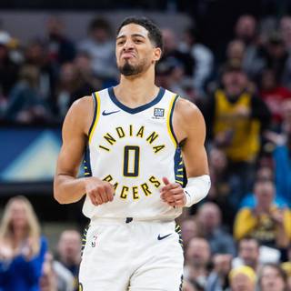 Tyrese Haliburton desktop wallpaper