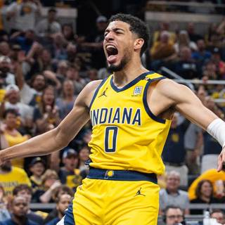 Tyrese Haliburton desktop wallpaper