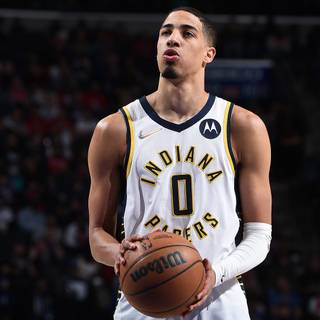 Tyrese Haliburton desktop wallpaper