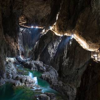 Dangerous cave wallpaper